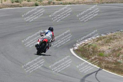 media/Apr-20-2025-AHRMA (Sun) [[393a79c373]]/Race/Group 5/Turn 4b/